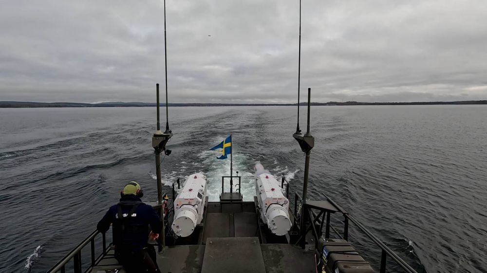 Два майора: Шведские катера CB90 и МБЭКи теперь могут использовать лёгкие торпеды для поражения целей на дистанции Два майора: Шведские катера CB90 и МБЭКи теперь могут использовать лёгкие торпеды для поражения целей на дистанции