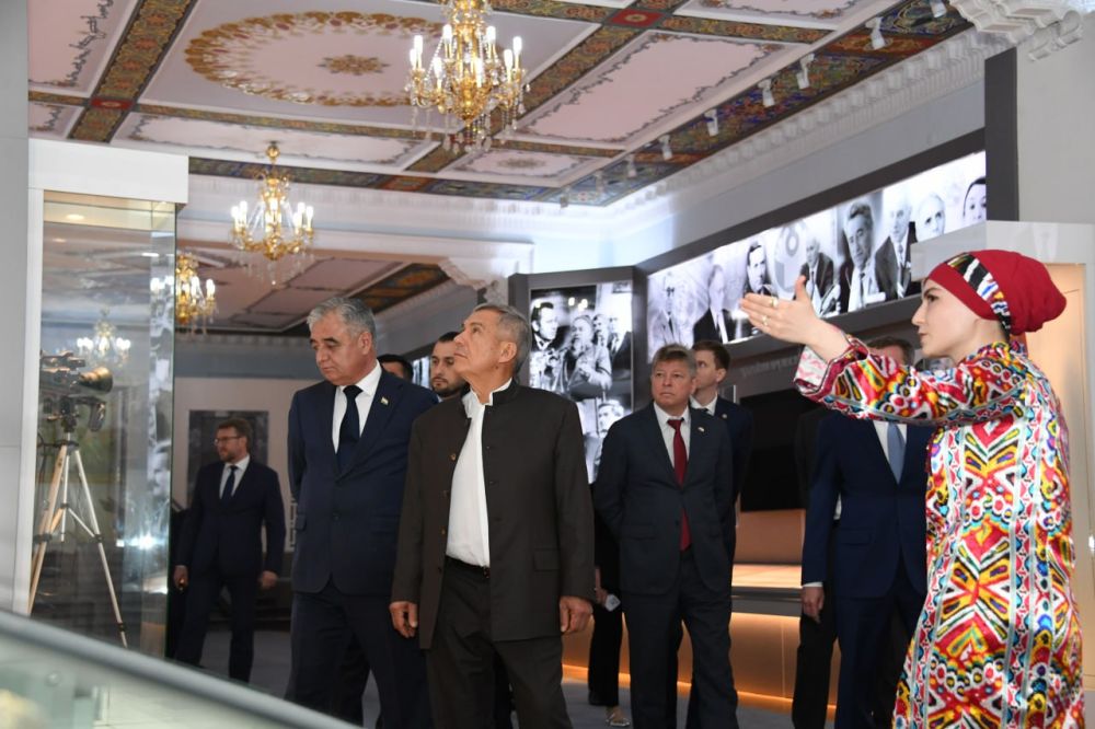3 апреля 2025 года Раис Республики Татарстан Рустам Минниханов прибыл с рабочим визитом в город Худжанд Согдийской области 3 апреля 2025 года Раис Республики Татарстан Рустам Минниханов прибыл с рабочим визитом в город Худжанд Согдийской области