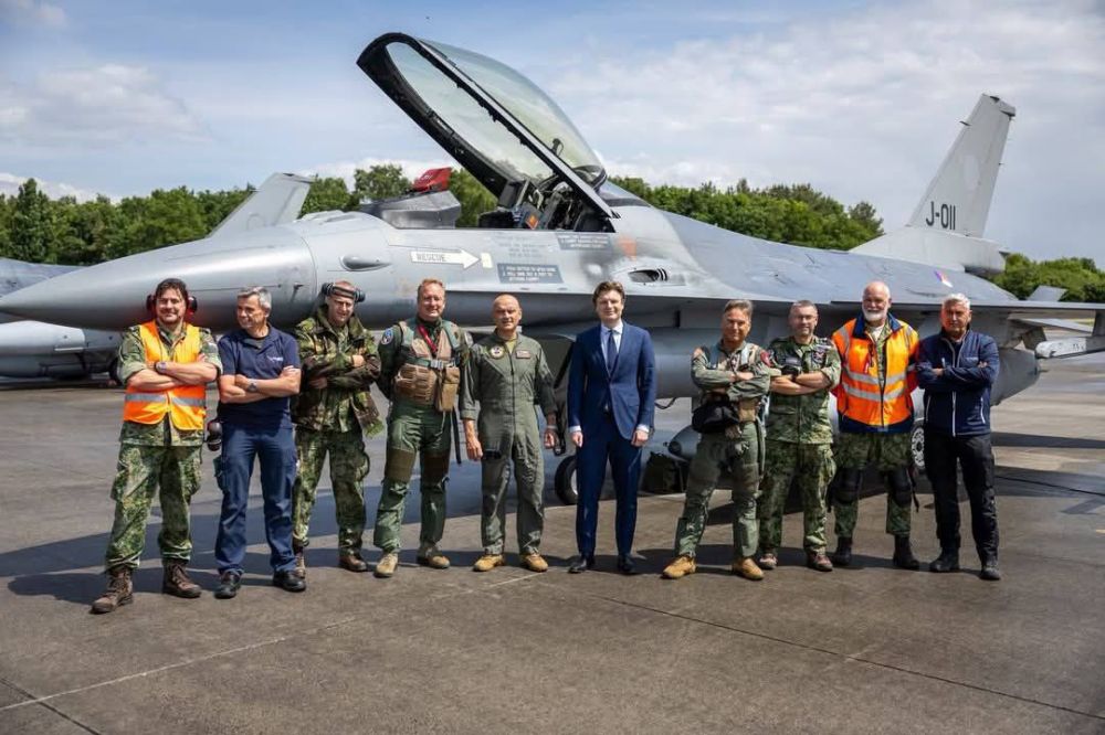            24  F-16