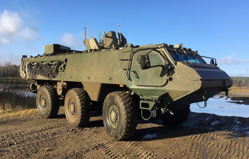      100  Patria 6x6   