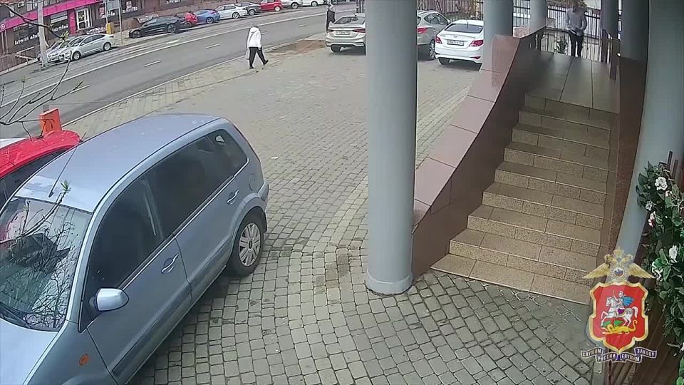    ,       2,5  