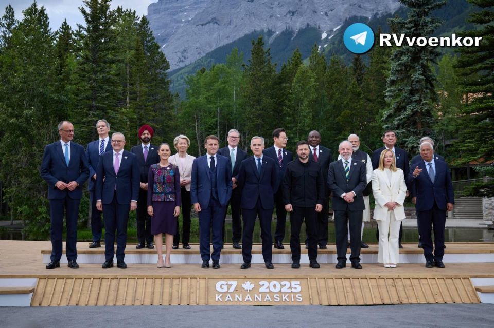    G7    ,     