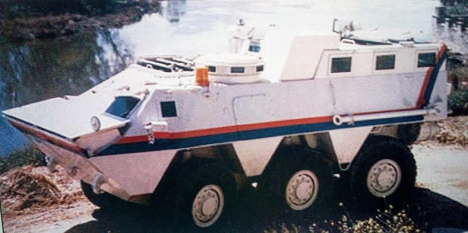   ..     ,    .         Pegaso BMR (Blindado Medio sobre Ruedas)...