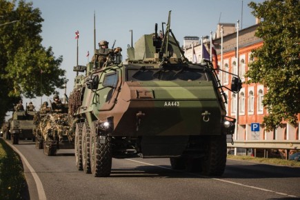  ,          Patria 6x6  