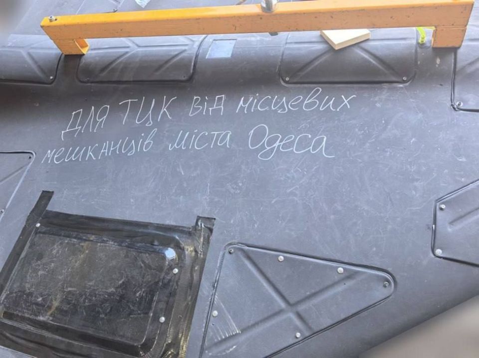  :       230 000 