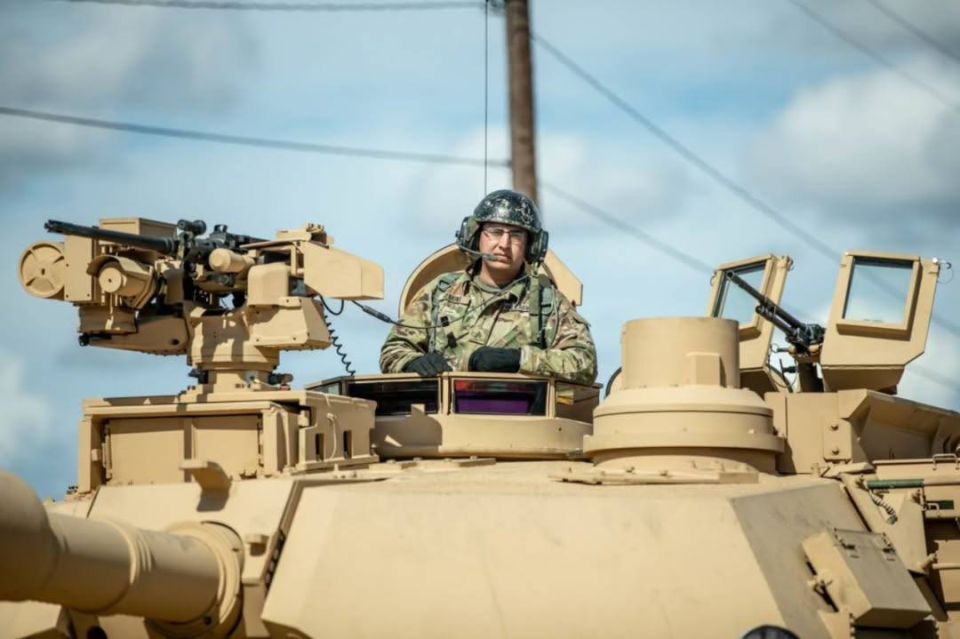    M1 Abrams       M134  7,62x51   M2.          Abrams