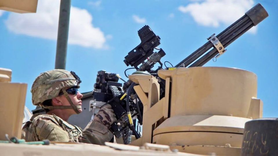    M1 Abrams       M134  7,62x51   M2.          Abrams