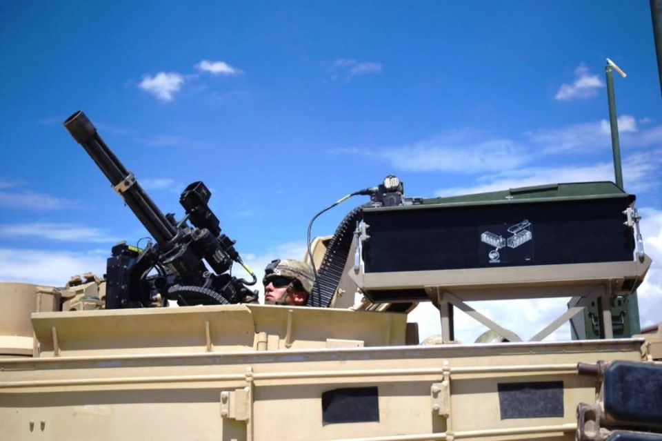    M1 Abrams       M134  7,62x51   M2.          Abrams