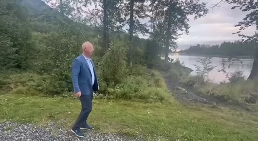           ,    ?