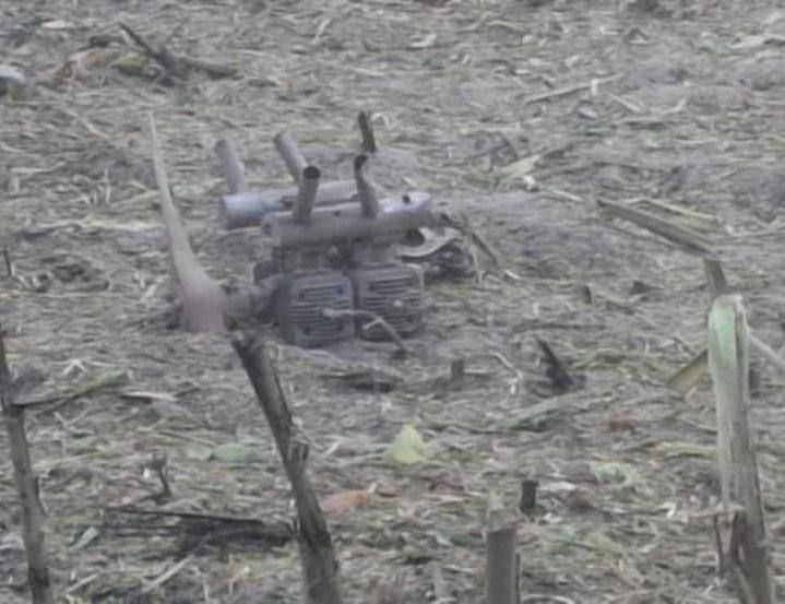 В Польшу с приветом. Сегодня недалеко от польской деревни Осина были обнаружены обломки двигателя и других элементов беспилотника, визуально напоминающих «Герань-2» или другое изделие семейства В Польшу с приветом. Сегодня недалеко от польской деревни Осина были обнаружены обломки двигателя и других элементов беспилотника, визуально напоминающих «Герань-2» или другое изделие семейства