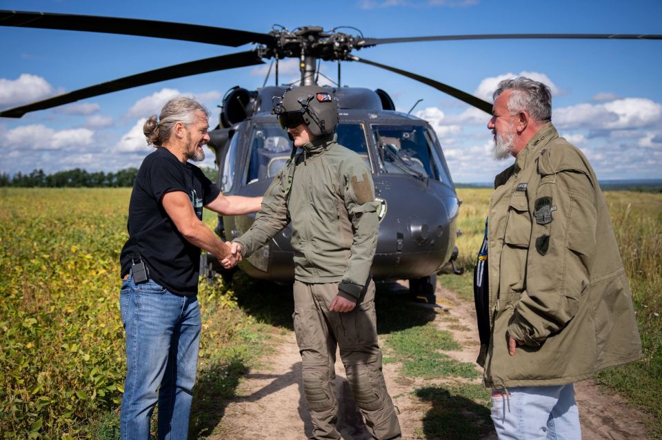    Drek pro Putina       UH-60A Black Hawk