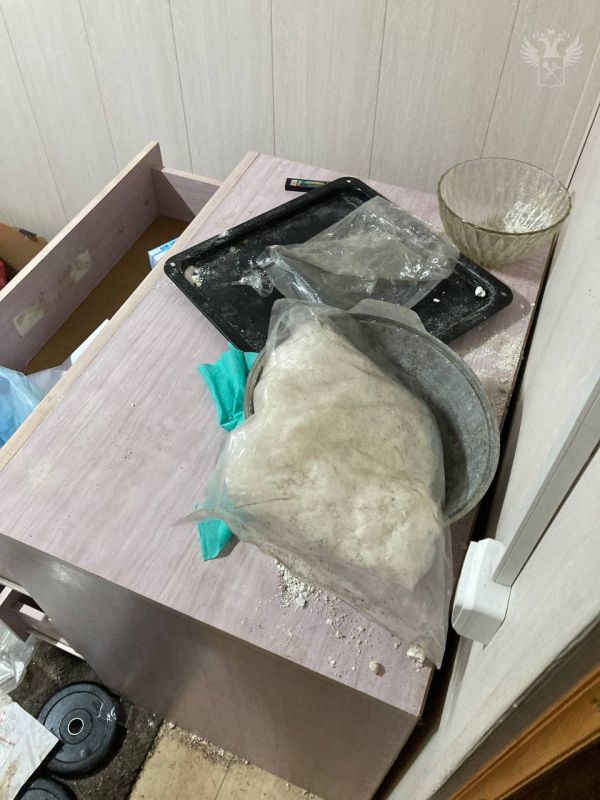 Таможенники России и Белоруссии совместно с сотрудниками ФСБ России задержали 800 кг наркотиков стоимостью 10 млрд рублей Таможенники России и Белоруссии совместно с сотрудниками ФСБ России задержали 800 кг наркотиков стоимостью 10 млрд рублей