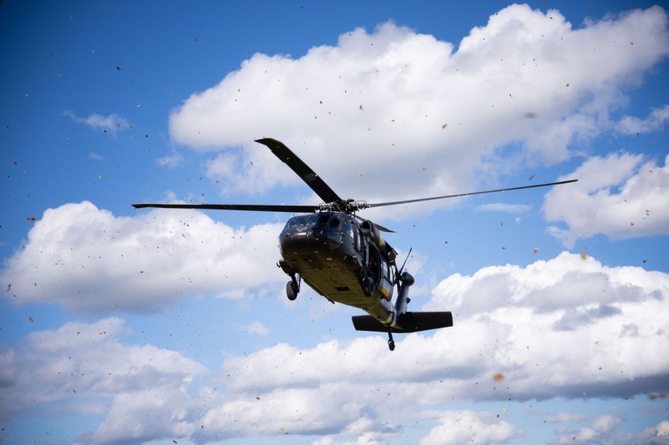 ��� �������.. ������� ��������� � ������ ������� �Drek pro Putina� �������� ������������ ������� ������� ������� UH-60 Black Hawk