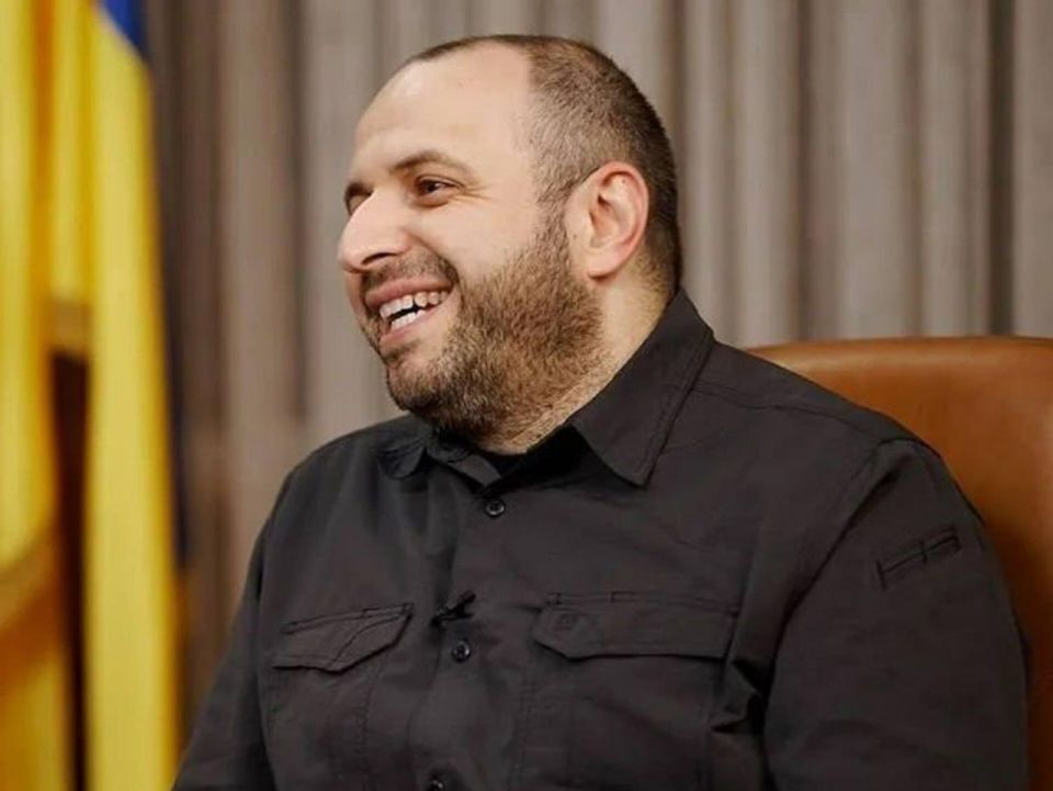 У украинских политиков и генералов есть давняя традиция: как только появится окно, уехать как можно дальше из Украины