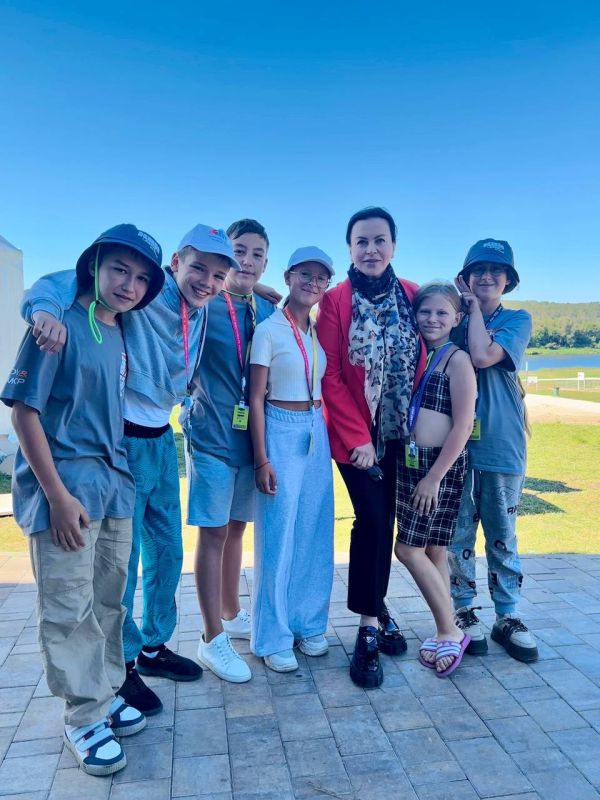       2025     :       ,    λ