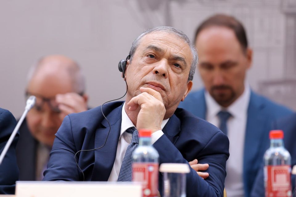 17       ..         .      ͻ