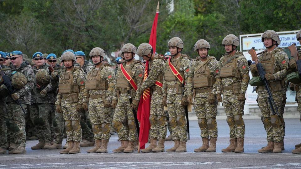 В Кыргызстане на базе «Эдельвейс» и в акватории Иссык-Куля стартовали военные учения ОДКБ «Рубеж-2025» В Кыргызстане на базе «Эдельвейс» и в акватории Иссык-Куля стартовали военные учения ОДКБ «Рубеж-2025»