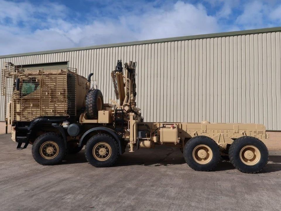    Iveco Trakker 8x8   ,    ,    23-    