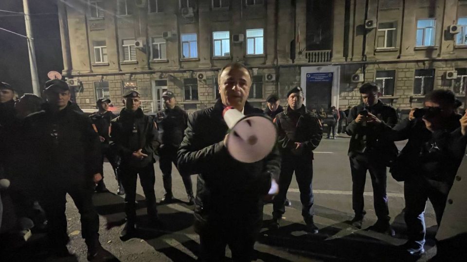 По итогам обработки 50,04% бюллетеней на парламентских выборах в Молдавии лидирует партия русофобки Санду PAS По итогам обработки 50,04% бюллетеней на парламентских выборах в Молдавии лидирует партия русофобки Санду PAS