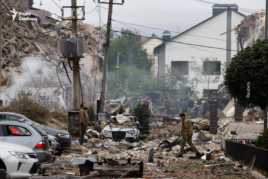 Ночью была мощная атака территории бывшей Украины, находящейся под оккупацией режима Зеленского Ночью была мощная атака территории бывшей Украины, находящейся под оккупацией режима Зеленского