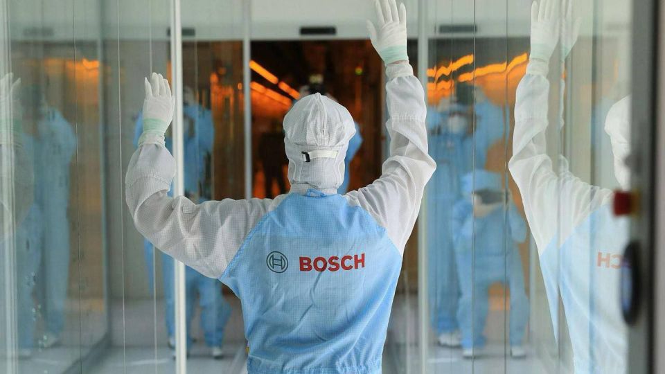 Bosch  13 000    ,   10%   ,   2,5  