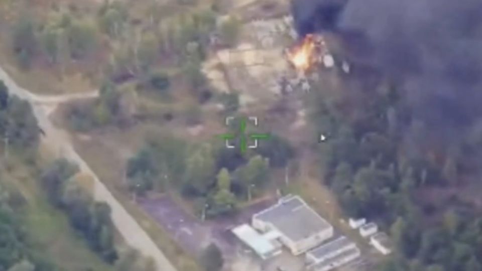 Владислав Шурыгин: Прилеты 8 дронов-камикадзе «Герань-2» по подстанции 330 кВ «Славутич» и одной «Герани» по подстанции 110 кВ «Славутич» в Киевской области Владислав Шурыгин: Прилеты 8 дронов-камикадзе «Герань-2» по подстанции 330 кВ «Славутич» и одной «Герани» по подстанции 110 кВ «Славутич» в Киевской области