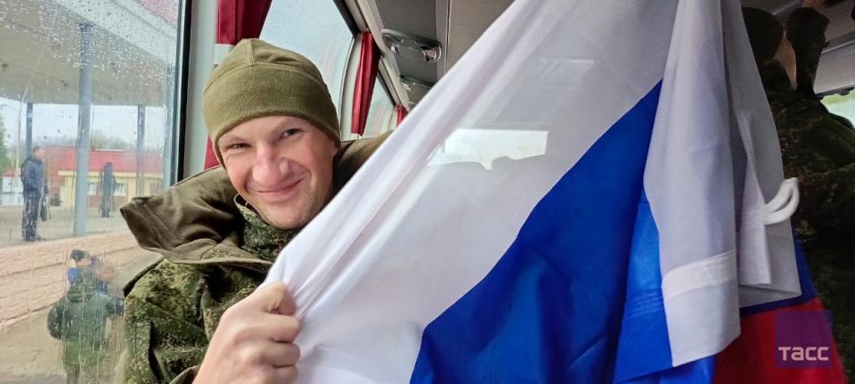 Россия и Украина провели обмен военнопленными по формуле 185 на 185 Россия и Украина провели обмен военнопленными по формуле 185 на 185