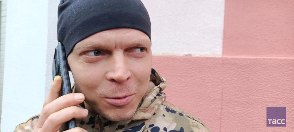 «Домой!»: кадры с возвращенными из плена российскими военными «Домой!»: кадры с возвращенными из плена российскими военными