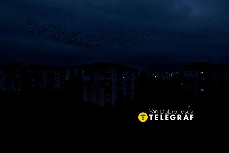 Украинские СМИ публикуют фото из Чернигова, где продолжается блэкаут Украинские СМИ публикуют фото из Чернигова, где продолжается блэкаут