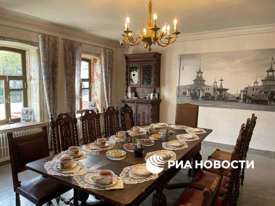 Дом-музей провизора Николая Эвениуса – внука первого нижегородского аптекаря – открыли в Нижнем Новгороде, передает корреспондент РИА Новости Дом-музей провизора Николая Эвениуса – внука первого нижегородского аптекаря – открыли в Нижнем Новгороде, передает корреспондент РИА Новости