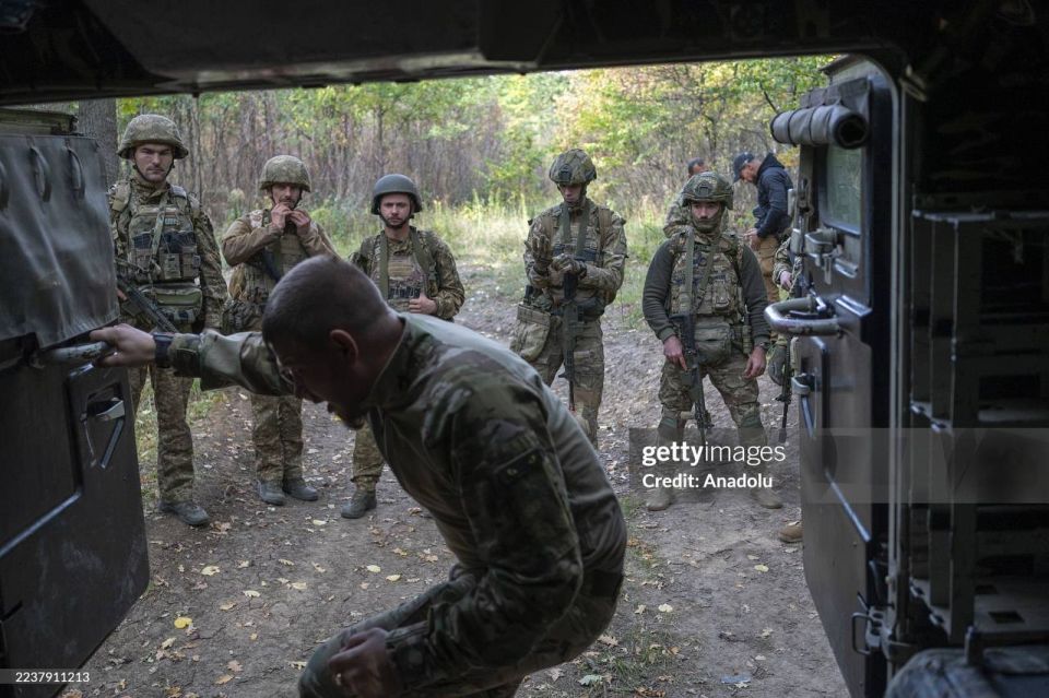 Трофейный бронеавтомобиль АСН-233115 «Тигр-М СпН» на вооружении 13-й отдельной бригады оперативного назначения «Хартия» Национальной гвардии Украины в Харьковской области Трофейный бронеавтомобиль АСН-233115 «Тигр-М СпН» на вооружении 13-й отдельной бригады оперативного назначения «Хартия» Национальной гвардии Украины в Харьковской области