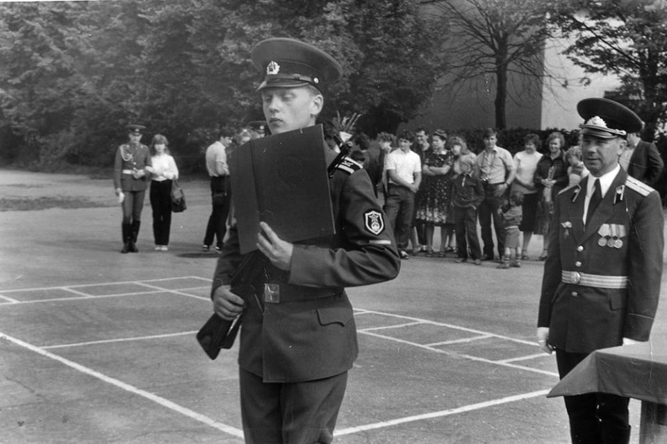 Охотник на «ждунов». Он спасал детей в Беслане, теперь работает в Донбассе Охотник на «ждунов». Он спасал детей в Беслане, теперь работает в Донбассе