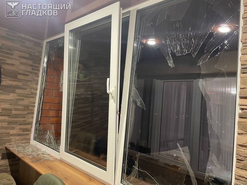 Сбитый дрон ВСУ упал на жилой дом в Старом Осколе Сбитый дрон ВСУ упал на жилой дом в Старом Осколе