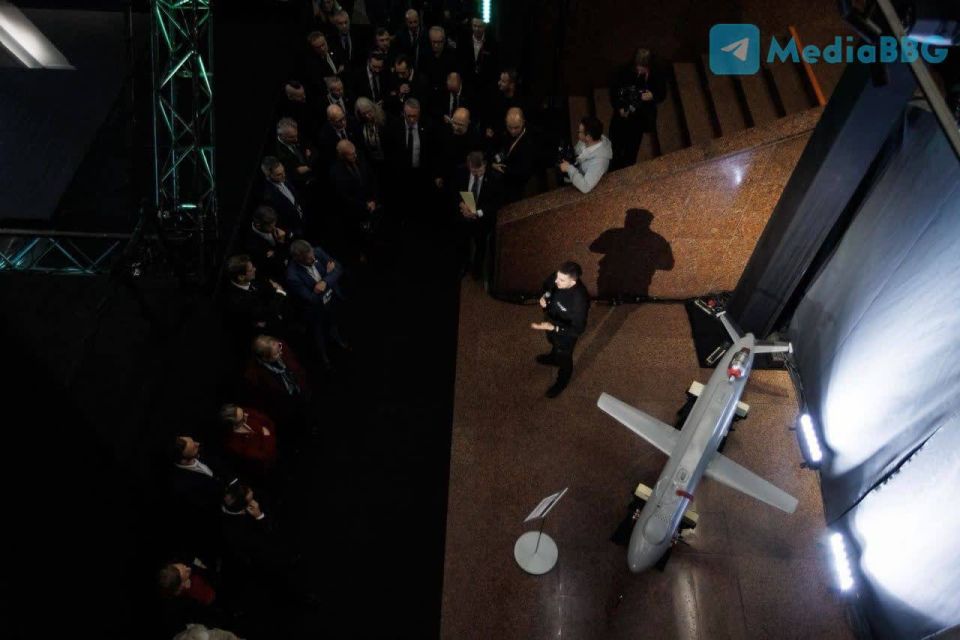 Юлия Витязева: Модели новой украинской ракеты большой дальности «Нептун», крылатого дрона «Пекло» и морского дрона Magura V7, вооружённого ракетами воздух-воздух Р-73, были представлены иностранным делегатам Юлия Витязева: Модели новой украинской ракеты большой дальности «Нептун», крылатого дрона «Пекло» и морского дрона Magura V7, вооружённого ракетами воздух-воздух Р-73, были представлены иностранным делегатам