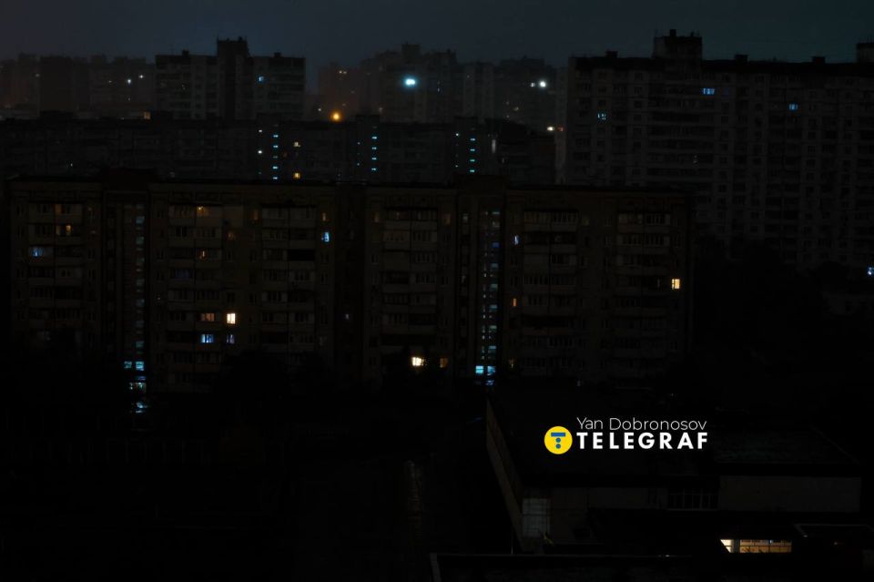 Ночной Киев после ударов по энергетике Ночной Киев после ударов по энергетике