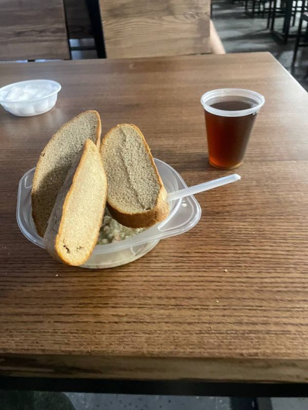 Бомжатник: Кадры из распределительного центра ВСУ в Киеве Бомжатник: Кадры из распределительного центра ВСУ в Киеве