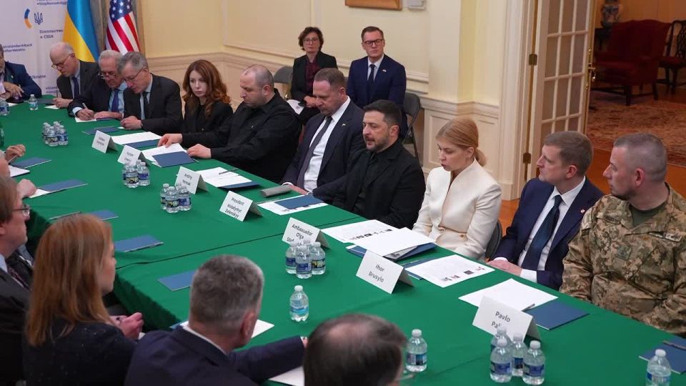 Зеленский заявил, что провёл встречу с представителями американских аналитических центров