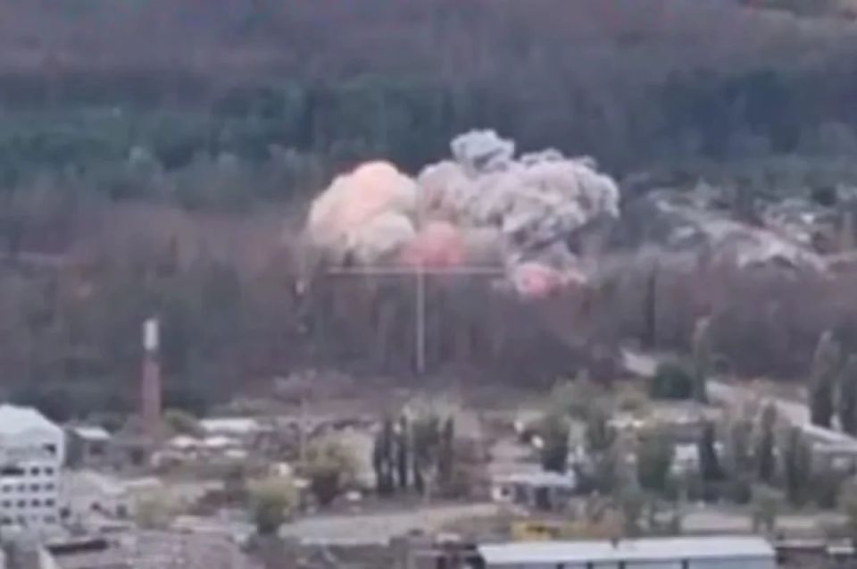 В одну воронку. Почему ВС РФ уничтожают боевиков в одних и тех же местах?