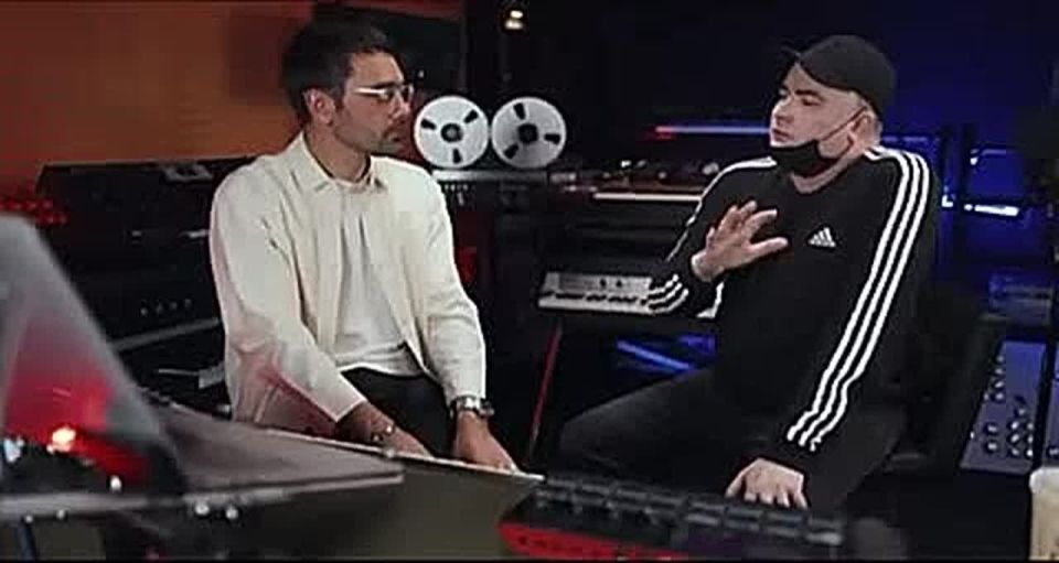 Верка Сердючка, она же Андрей Данилко, призывает называть вещи своими именами: украинцев заставляют слушать плохую музыку, оправдывая это тем, что она патриотическая и «выключать ее неудобно»