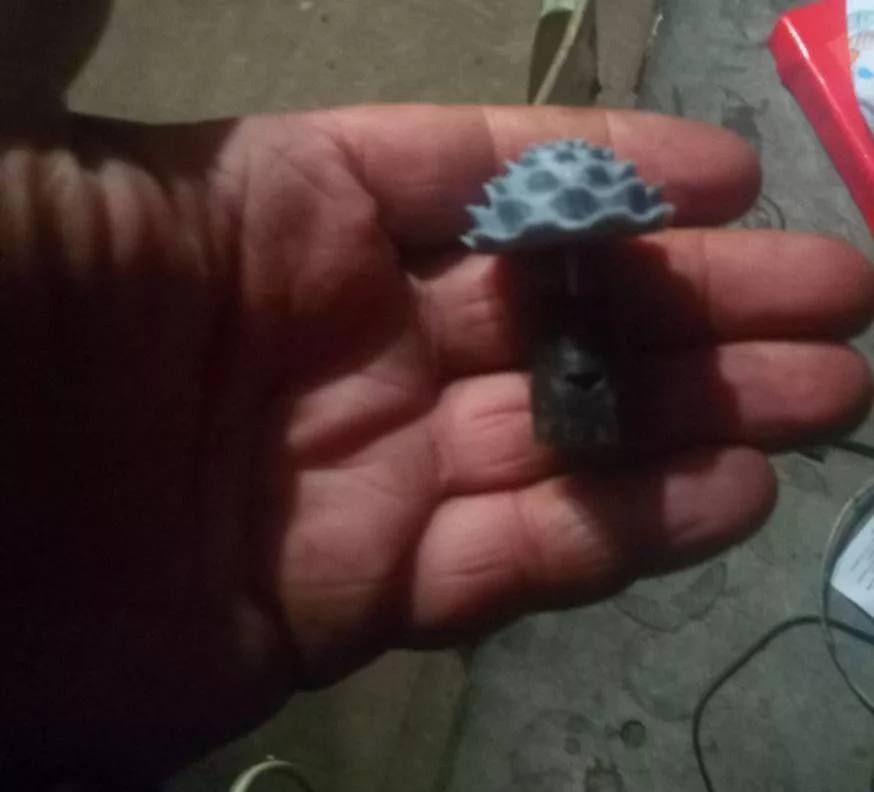 Два майора: Нам пишут:. Всех приветствую, противник начал применять такие мины называют "шишка" Два майора: Нам пишут:. Всех приветствую, противник начал применять такие мины называют "шишка"