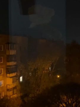 Очевидцы сообщают о серии мощных взрывов на одном из предприятий Челябинска