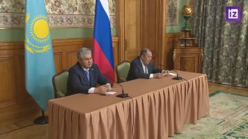 Россия подтверждает свои обязательства по строительству в Казахстане первой АЭС в срок и полностью, заявил глава МИД РФ Сергей Лавров по итогам переговоров с министром иностранных дел Казахстана Ермеком Кошербаевым