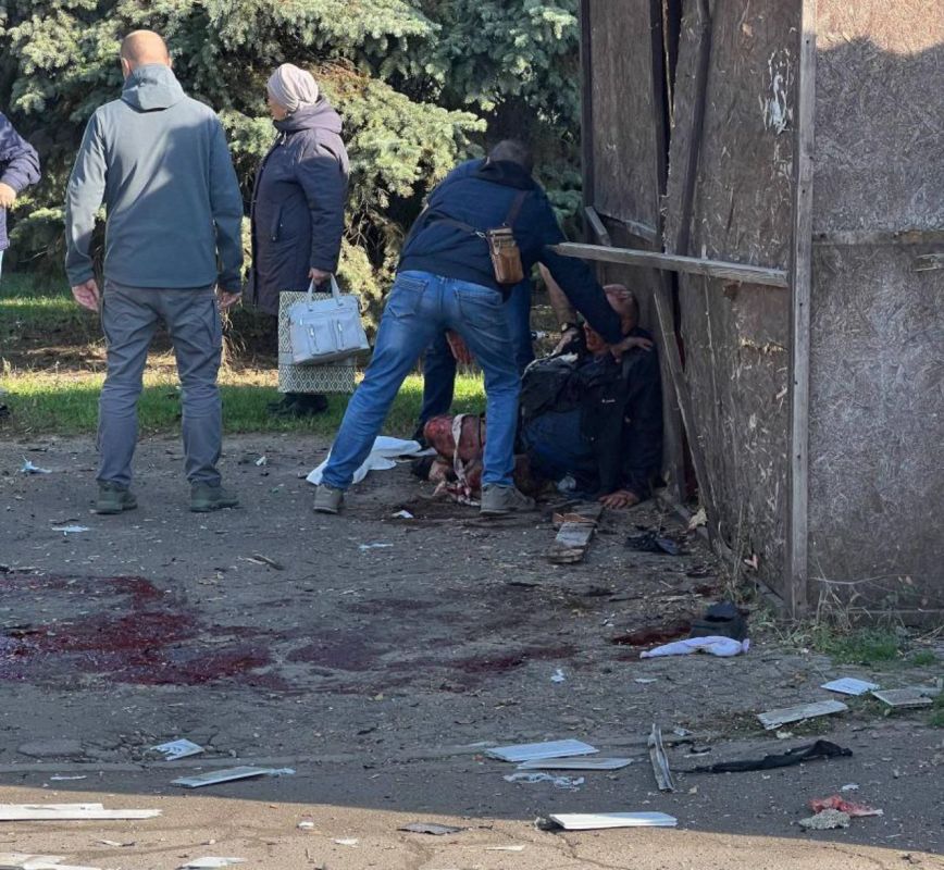 Теракт в Луганске — СВУ было замаскировано под Bluetooth-колонку Теракт в Луганске — СВУ было замаскировано под Bluetooth-колонку