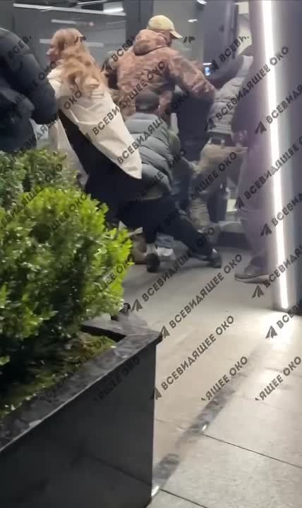 ТЦК со всех сторон окружили людей во дворе и… затянули в бусик