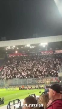 "К черту УПА и Бандеру" - скандировали польские фанаты во время вчерашнего матча "Шахтера" с варшавской "Легией" в Кракове