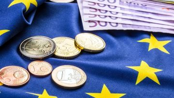 СВОИХ ДЕНЕГ НЕ ДАЮТ, НО ВОТ ЧУЖИЕ НЕ ЖАЛКО