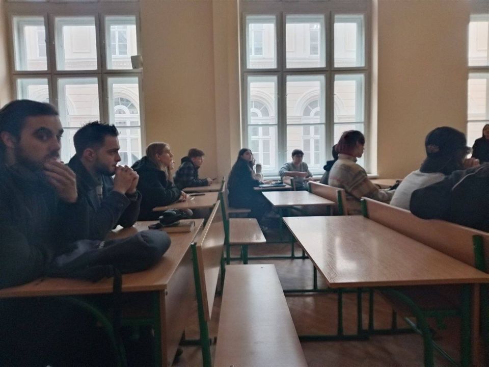 �� ������ ������ ����������� (������� �� ������� ����) � ������ � �������� ������������ ��������� � ��������� ������������, ������������� �� � ������ � ������ ������ ����� ���������, ������� ��������� �����-�� �����������...