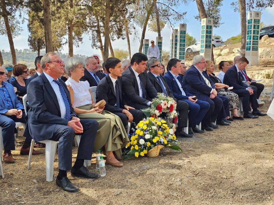 24 ������� �� ����������� ����� ���������� � ������� �.�.��������� ����� ������ �.�.�������� ������ ������� � �������� ����������� �� ������ 80-����� ������ �� ������ ������� ����� � ��������� �������� ������� � ������ ��...