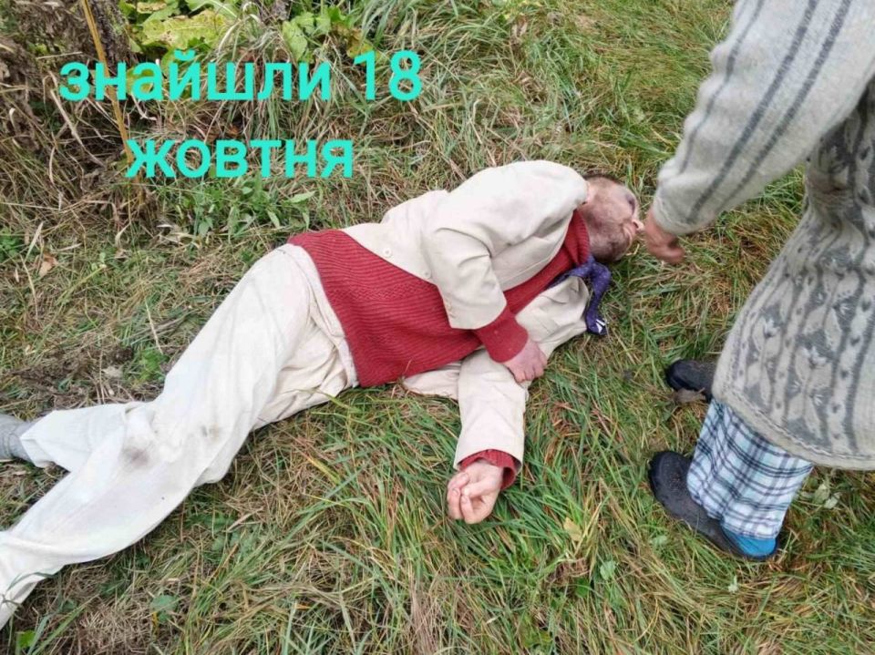 В Тараще Киевской области женщина нашла во дворе дома сестры своего сына, избитого до полусмерти и беспамятства (еще и галстуком душили) тцкшниками В Тараще Киевской области женщина нашла во дворе дома сестры своего сына, избитого до полусмерти и беспамятства (еще и галстуком душили) тцкшниками