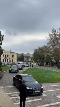 "Позор! Предатель! Уезжай на Украину!": такими криками встретили президента Румынии в городе Яссы